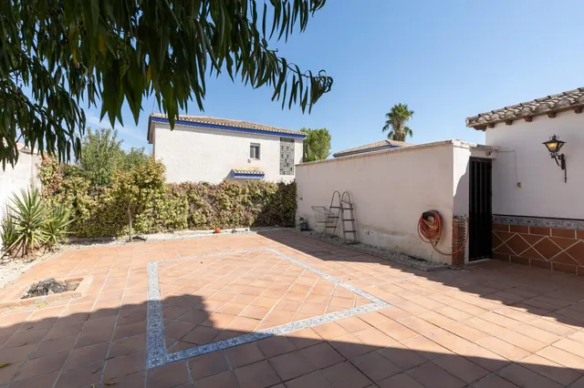 TU NUEVA VIVIENDA EN URBANIZACION EXCLUSIVA JUNTO A GRANADA — 4