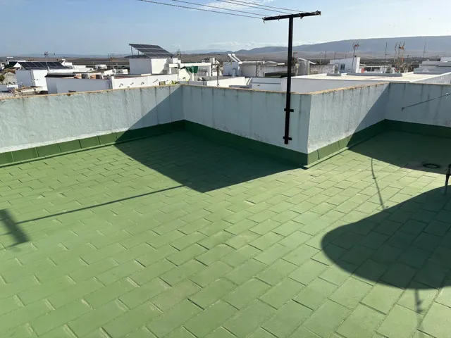 Casa  independiente en perfecto estado con terraza — 50