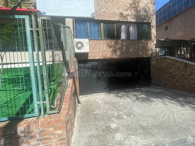 Venta local comercial en Madrid - foto 2
