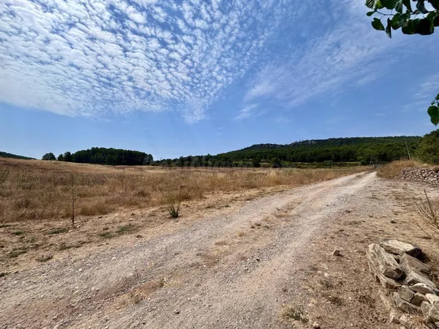 Masía catalana con encanto en entorno natural, lista para entrar a vivir o invertir como alojamiento rural — 31