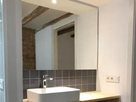 Planta baja a la venta ideal para inversores en El Raval, Barcelona — 31