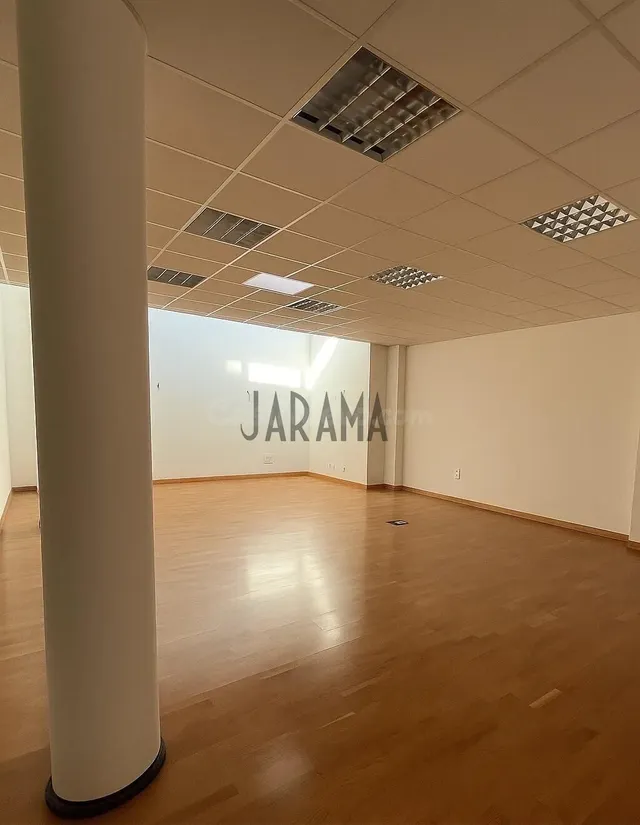 OFICINA CÉNTRICA EN ALQUILER - foto 4