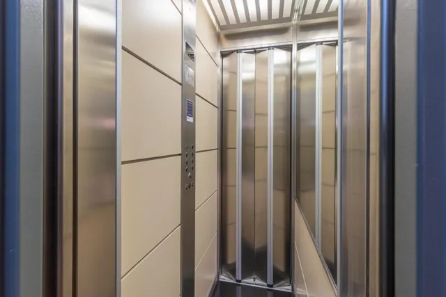 VENTA DE PISO EN EL BARRIO DE CASERIO DE MONTIJO DE 3 DORMITORIOS CON POSIBILIDAD DE 4 DORMITORIOS EN EDIFICIO CON ASCENSOR — 31
