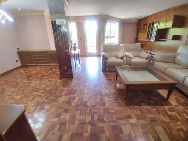 VIVIENDA AMPLIA FRENTE AL PARQUE CON GARAJE Y TRASTERO - foto 2