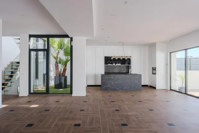 Chalet Pareado de Diseño Vanguardista con Piscina y Máxima Eficiencia Energética en El Bosque — 28