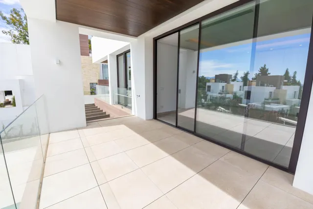 DOS ESPECTACULARES VILLAS RECIÉN TERMINADAS EN EL CENTRO DE MARBELLA — 23