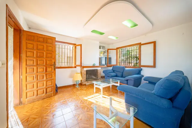 Chalet en primera línea de playa en torrenostra: una oportunidad para crear tu hogar junto al mar — 11