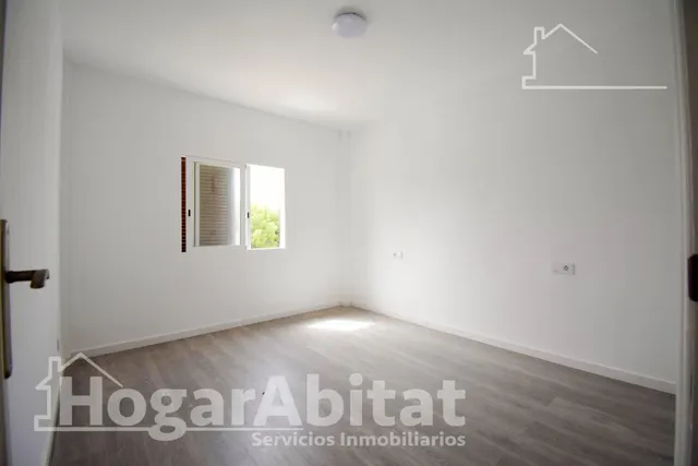 ÁTICO REFORMADO CON TERRAZA Y VISTAS DESPEJADAS AL MONTGÓ — 26