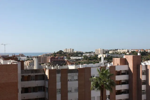 Piso con terraza, vistas al mar y plaza de garaje en Arroyo de la Miel, Benalmádena — 7