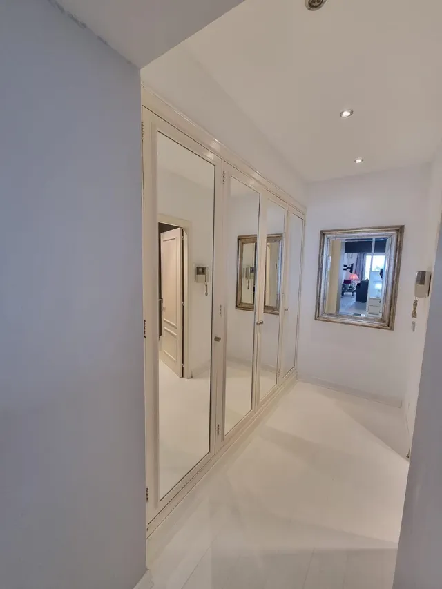 Impresionante Apartamento de Diseño Alquiler Temporada hasta 8 meses Paseo Marítimo primera línea de mar — 25