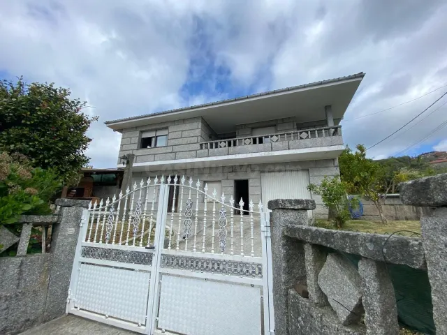 ¡Se vende casa en Gomesende con piscina, jardin y opcion a f
