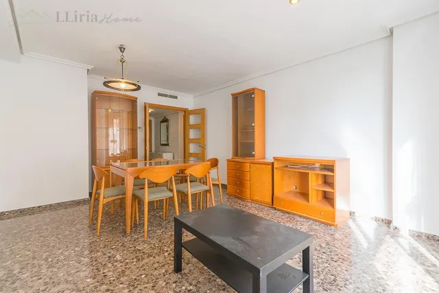 Ref 04380 Piso en Mura, con ascensor y aire acondicionado. — 6