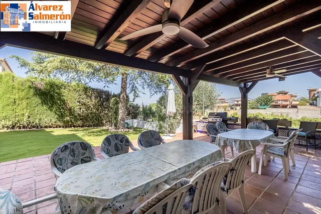 CASA PAREADA EN LA ZUBIA CON PISCINA, ZONA DE BARBACOA Y JARDÍN — 5