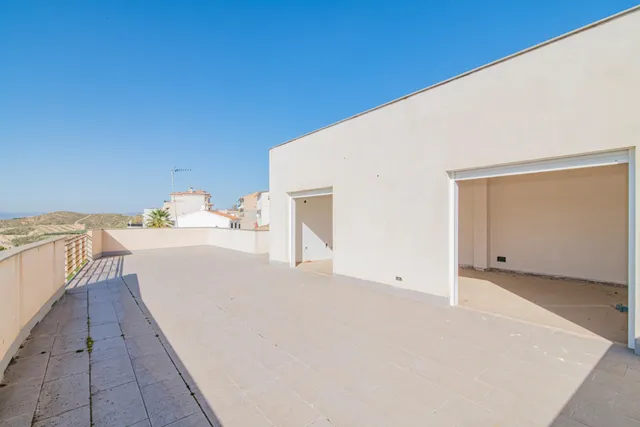 EDIFICIO EN VENTA EN MORALEDA DE ZAFAYONA — 11