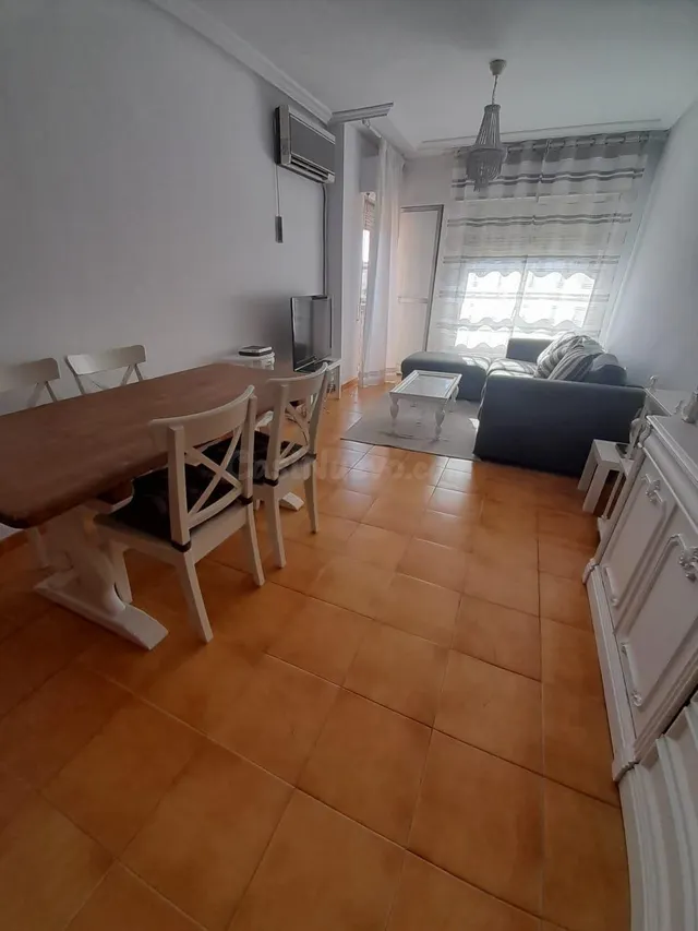 Se alquila vivienda reformada y amueblada en zona Colon - foto 3