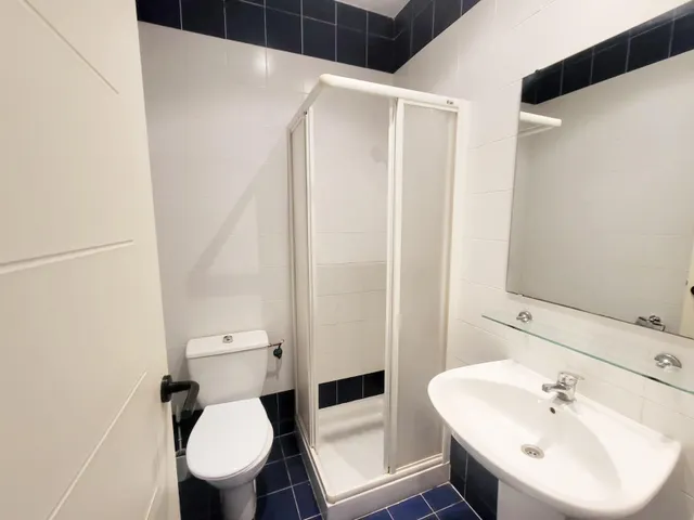 ÁTICO EXCLUSIVO CON VISTAS, TERRAZAS, PISCINA Y GARAJE – A 250 M DE LA PLAYA — 31