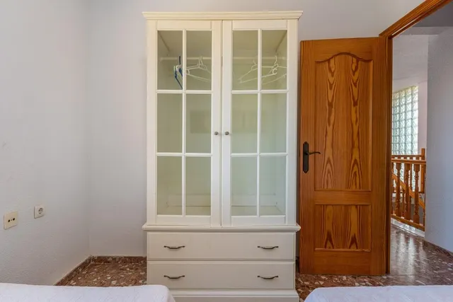 CHALET EN PRIMERA LINEA EN PLAYA GUARDAMAR 6 HABS — 30