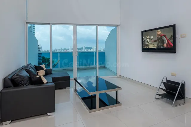¡Vive la experiencia costera en este hermoso apartamento en  - foto 3