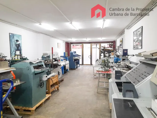 LOCAL DE 1435 m2 con amplia fachada y vado en SANT ANTONI — 8