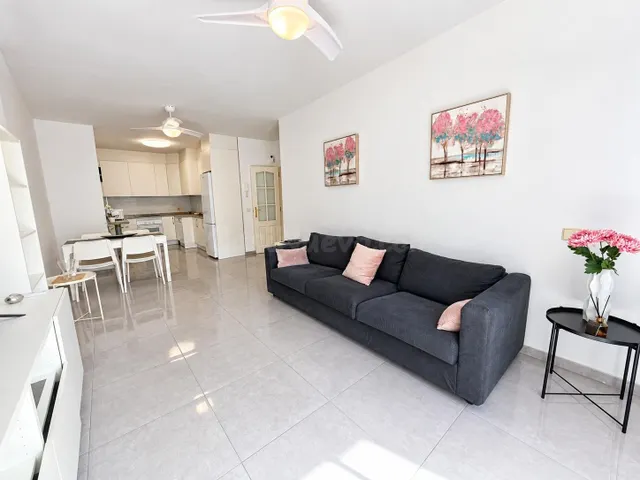 Espectacular apartamento totalmente reformado con gran balcó - foto 2