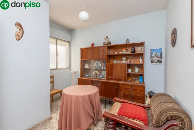 Piso con terraza y gran potencial junto a Camino de Ronda — 24