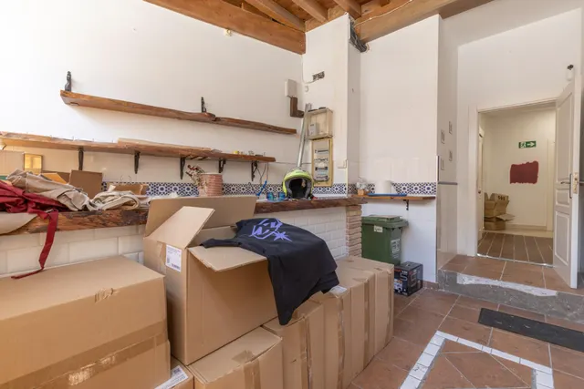 Se alquila local en una ubicación privilegiada en el corazón de Granada — 15
