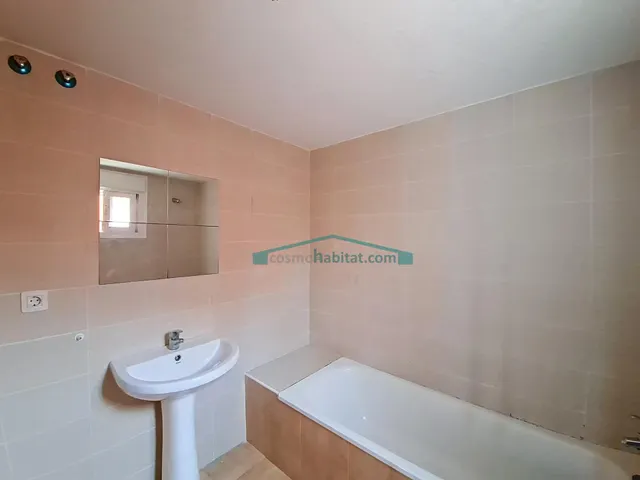 Chalet con jardín, 4 dormitorios y sótano independiente en Alfara de la Baronía — 31