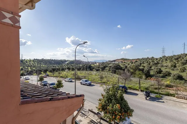 Casa pareada con piscina y vistas despejadas en Huétor Vega — 22