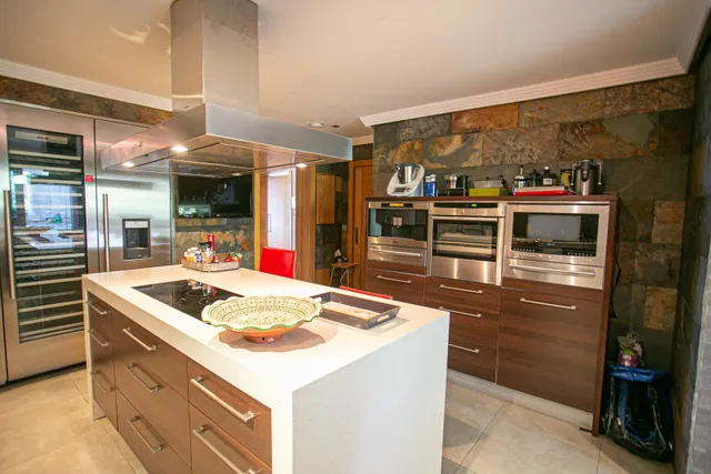 Precioso y lujoso apartamento con vistas al mar en Monte paraíso, en la Milla de Oro. Marbella — 36