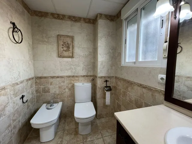 Amplio piso en alquiler en Plaza San Rafael, Córdoba — 17