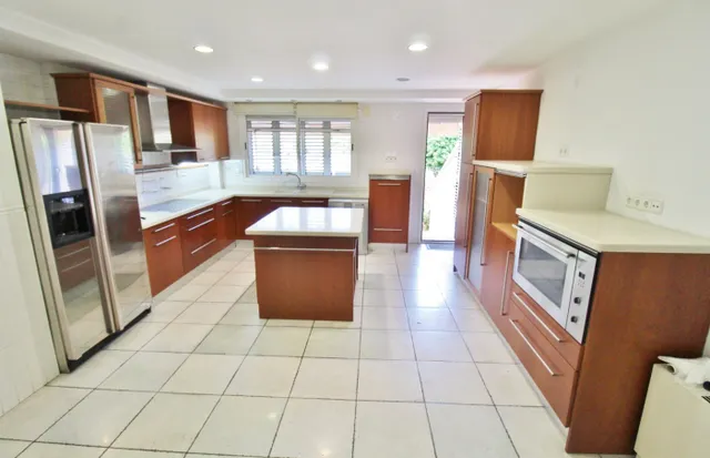 Exclusivo adosado en vistahermosa, Alicante — 439 m2 y dos grandes terrazas — 14