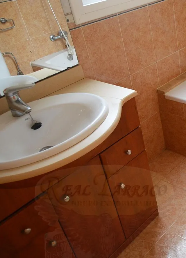 PISO CON OKUPA EN VENTA,PASE OFERTA ! — 24