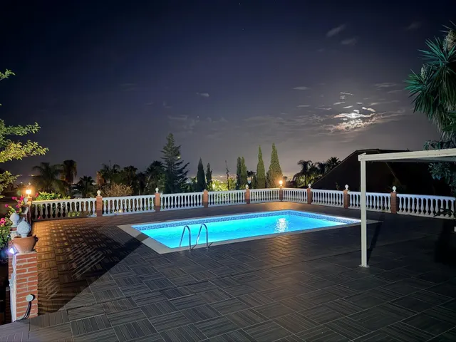 CHALET INDEPENDIENTE DE UNA SOLA PLANTA CON PISCINA — 6