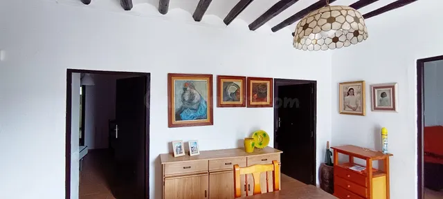 MASIA ADOSADA DE DOS PLANTAS EN VALL D'ALBA !! - foto 3