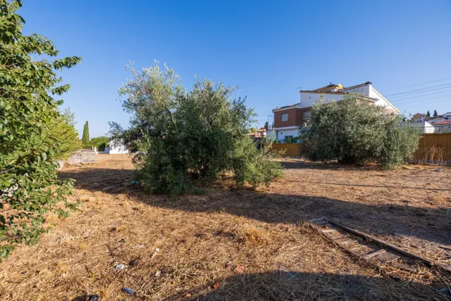 Compra tu parcela para hacer la casa de tus sueños a 5 min de Granada. Huétor Vega — 9