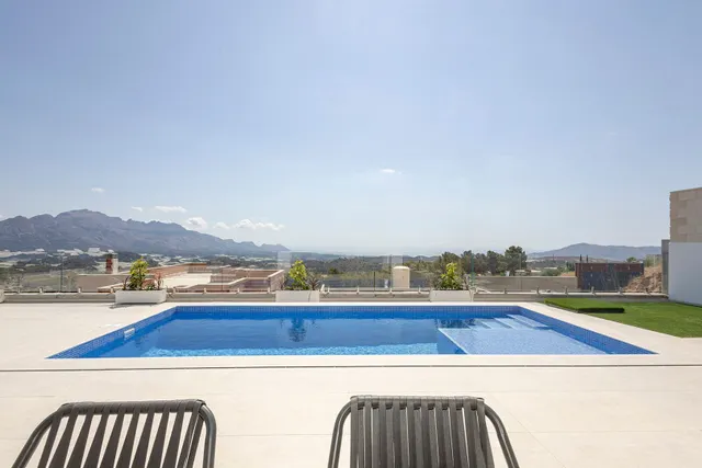 Villa 3 habitaciones 165m² en venta - Casco urbano — 36