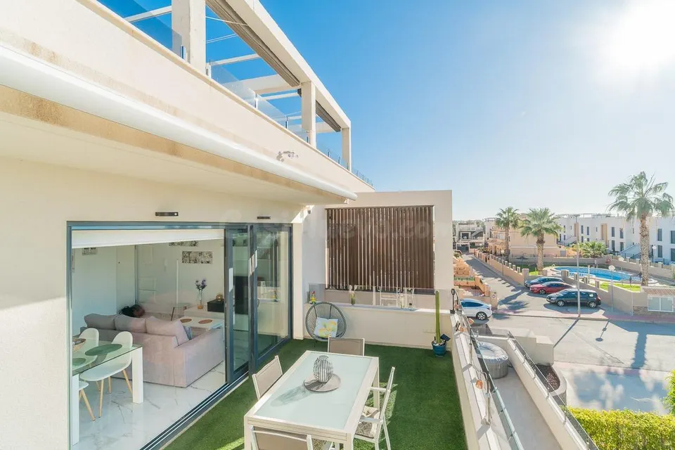 Atico con solarium en Orihuela Costa