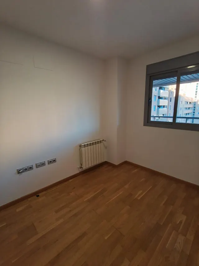 PISO DE 121 m2 CON DOS GRANDES TERRAZAS, PISCINA, GARAJE Y TRASTERO EN AVENIDA DE LA ILUSTRACIÓN — 28