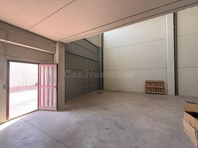 OPORTUNIDAD DE INVERSIÓN: NAVE INDUSTRIAL EN POLÍGONO EMPRES - foto 5