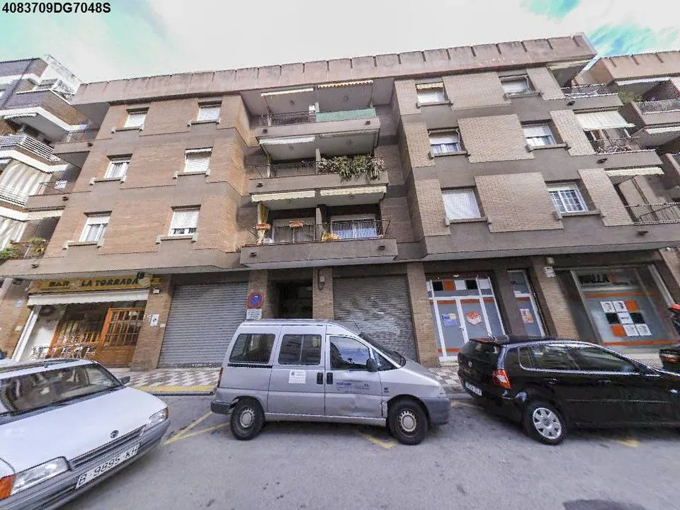 VENTA DE PISO EN PINEDA DE MAR ( BARCELONA )