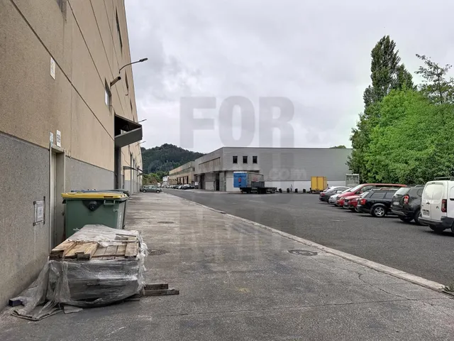 Hay empresas que necesitan una nave. Y luego están las que n - foto 4