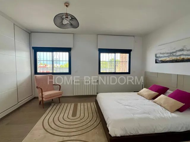 CHALET INDEPENDIENTE COMPLETAMENTE REFORMADO CON PISCINA, GARAJE Y VISTAS DESPEJADAS — 48