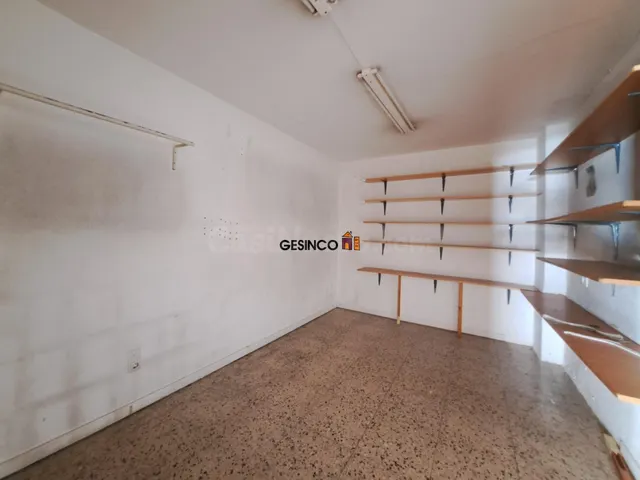 LOCAL COMERCIAL EN ALQUILER CÉNTRICO — 5