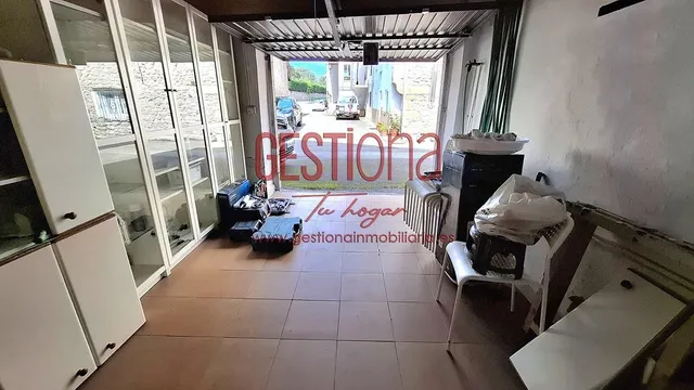 CASA COMPLETAMENTE REFORMADA EN ARENAS DE IGUÑA. — 35
