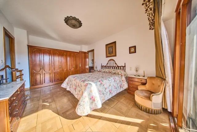 Residencia exclusiva en Paseo del Salón con vistas despejada - foto 5