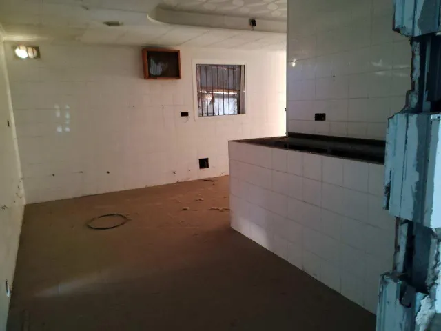 Amplia Nave Industrial en Algeciras - Oportunidad Única — 16