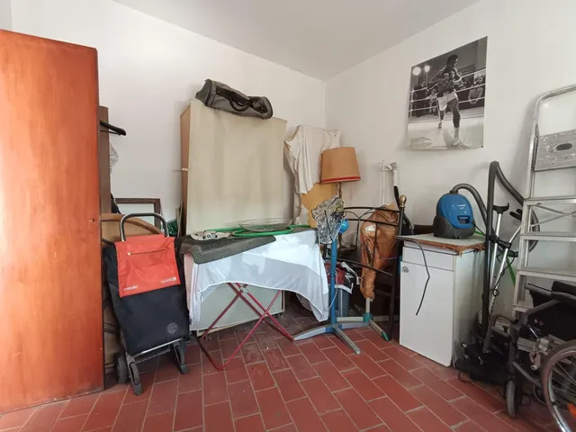 El verdadero lujo en el Realejo es tener tu propia cochera y compartir el edificio con un solo vecino. — 25