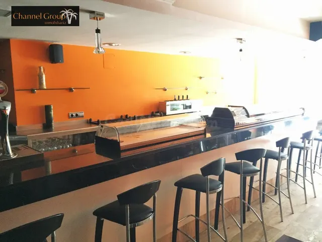 SE VENDE O TRASPASA BAR — 4