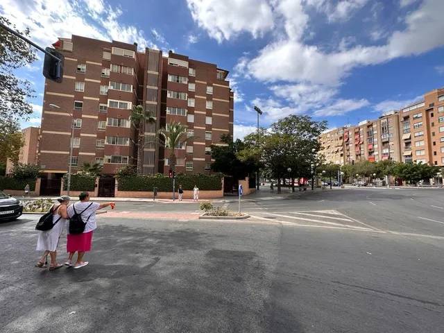 Amplia plaza de garaje en Florida-Benalúa — 3