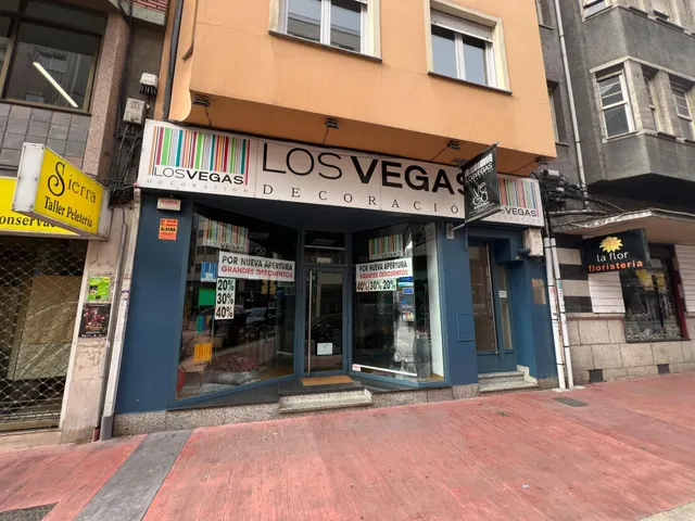 Local comercial en el centro de Ponferrada con múltiples opciones — 2